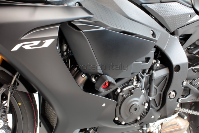 Yamaha  R1  17 18  Evotech  defenderi  DEFA 008 03 1