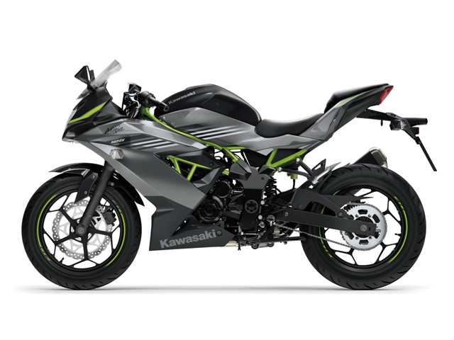 motocikl kawasaki njinja se