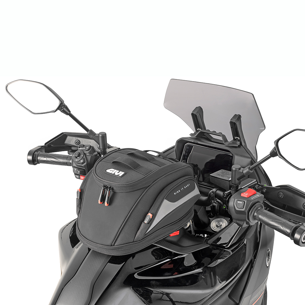 EASY tanklock tank bag mounted on givi yamaha tracer