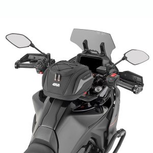 EASY tanklock bag mounted on givi yamaha tracer