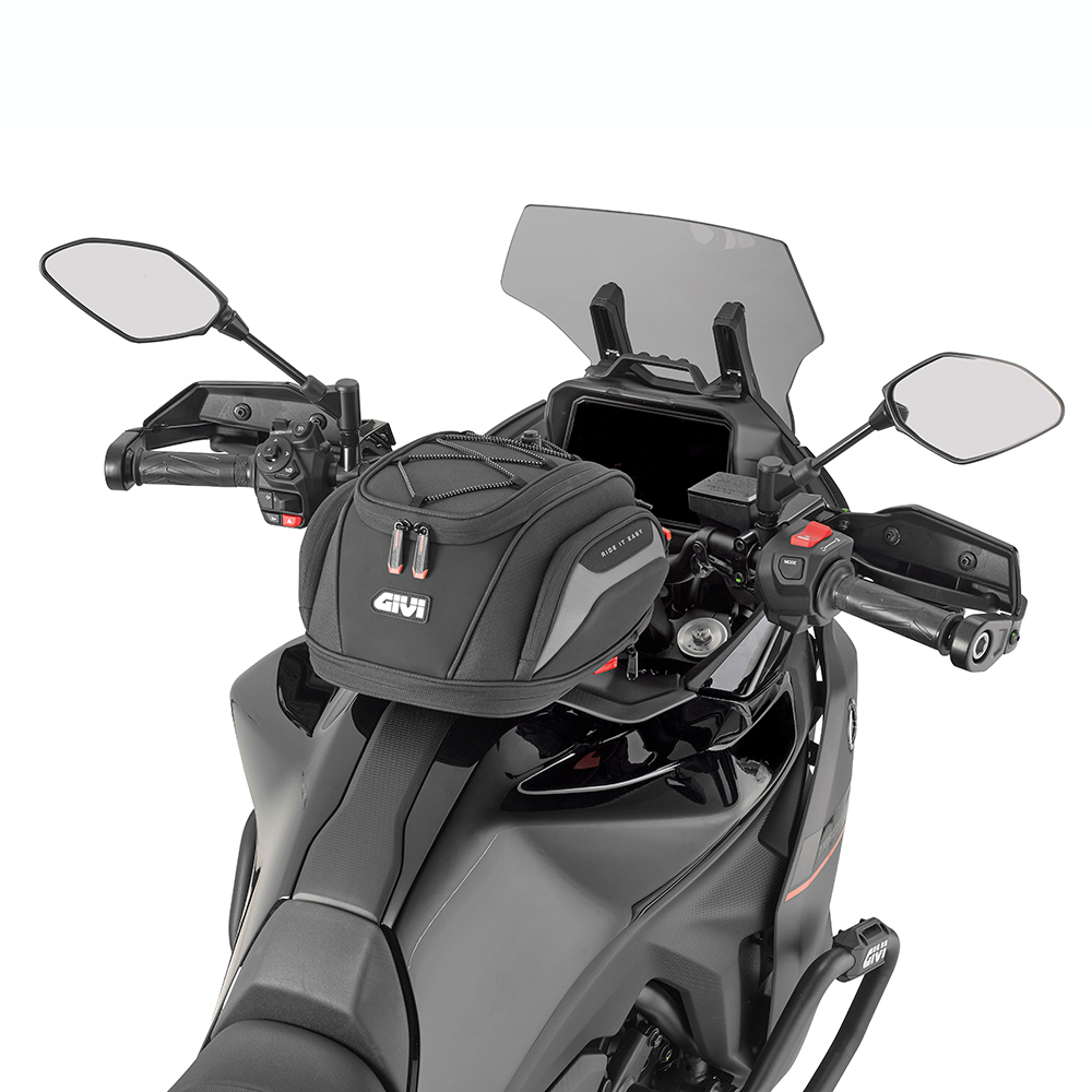 EASY tanklock bag mounted on givi yamaha tracer